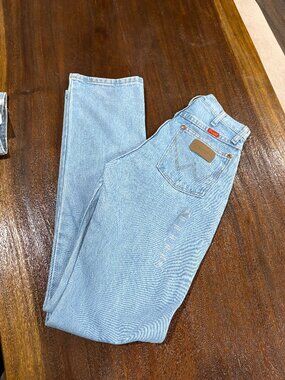 Wrangler Coyboy Cut 5x34 Ladies Juniors Jeans Light Wash Wrangler Patch NEW sz 5